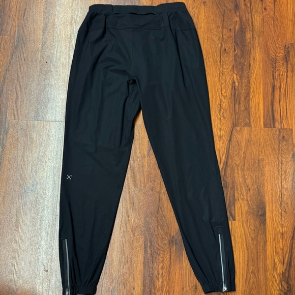 Lululemon Surge Joggers Black Women's Size 6-8 no size tag - Picture 2 of 7